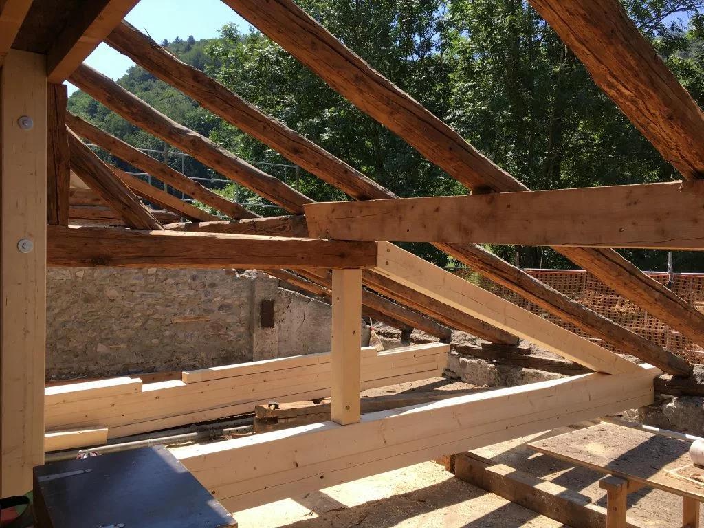 Charpente — chantier à Grenoble